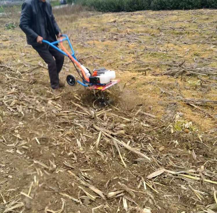 最新小型农用机械翻地技术，农业生产效率提升的关键之道