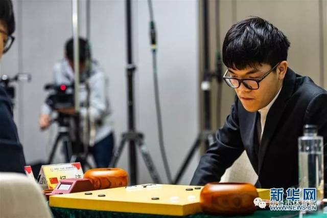 柯洁巅峰对决，最新围棋比赛棋逢对手视频实录